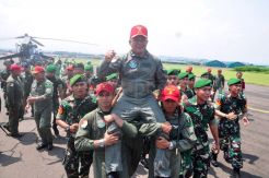 Mayjen TNI Besar Harto Karyawan Terima Wing Kehormatan Penerbad