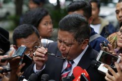 Sekjen PDIP Teteskan Air Mata Jelaskan Pengunduran Diri Azwar Anas