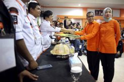 Mohammad Ramdhan Pomanto-Indira Mulyasari Daftar Pilwalkot Makassar ke KPU