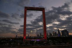 Kerennya Tempat Wisata Baru Dubai Frame