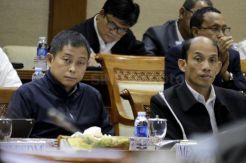 Menteri ESDM Raker dengan Komisi VI DPR