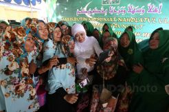 Khofifah Hadiri Pengajian Majelis Rutin Muslimat NU Kecamatan Rungkut