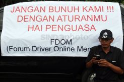 Sopir Taksi Online di Surabaya Tolak Permenhub Nomor 108