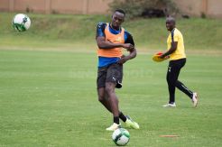 Usain Bolt Berlatih Sepakbola di Afrika Selatan