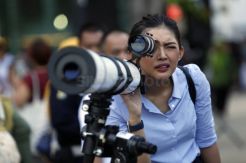 Warga Padati Planetarium Jakarta untuk Melihat Super Blue Blood Moon
