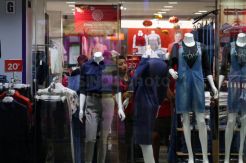 Sambut Imlek, Pusat Perbelanjaan Tawarkan Diskon
