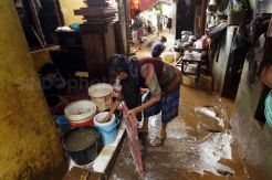 Warga Rawajati Jakarta Selatan Waspada Banjir Susulan