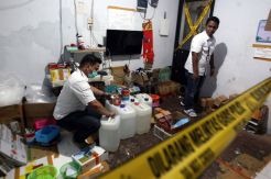 Polisi Ungkap Pabrik Parfum Palsu di Tamansari