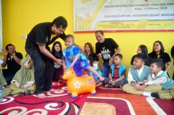 Berbagi Kasih dengan Anak Penderita Kanker