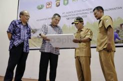 Sinar Mas Agribusiness and Food Serahkan Bantuan Infrastruktur di Kalbar