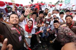 Dua Pasangan Cagub-Cawagub Jatim Ikuti Deklarasi Kampanye Damai