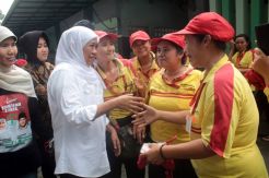 Cagub Khofifah Temui Buruh Perempuan