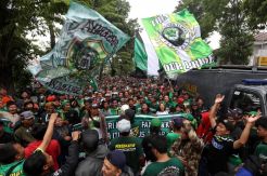 Massa PSHT dan Bonek Kawal Sidang Putusan Kasus Penganiayaan