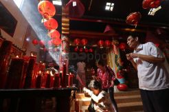 Sembahyang Cap Go Meh di Kelenteng Hang San Koo Tee Surabaya