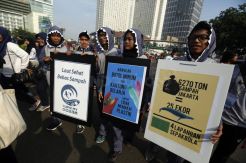 Mahasiswa Jurusan Kesejahteraan Sosial FISIP UI Gelar Aksi Peduli Laut