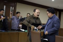 Eksepsi Ditolak, Sidang Terdakwa Fredrich Yunadi Tetap Dilanjutkan