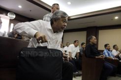 Gubernur Sultra Nonaktif Nur Alam Dituntut 18 Tahun Penjara