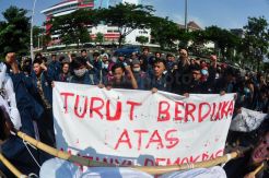 Mahasiswa Undip Demo Tolak Revisi UU MD3