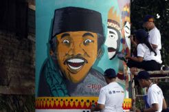 64 Tiang Jalan Layang Antasari Dipercantik Mural Bertema Jakarta