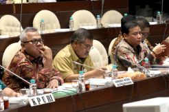 Komisi II DPR Raker dengan KPU dan Bawaslu