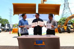 MNC Leasing dan Gaya Makmur Tractors Jalin Kerjasama Investasi Alat Berat