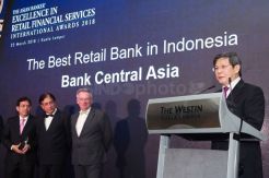 Kinerja Keuangan Solid, BCA Raih Penghargaan Bank Ritel Terbaik Indonesia