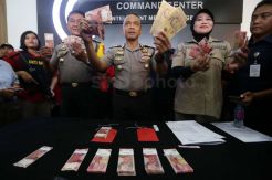 Polrestabes Surabaya Tangkap Sindikat Pengedar Uang Palsu