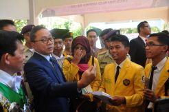 Ketua MPR dan Menristek Dikti Disambut Demo Mahasiswa