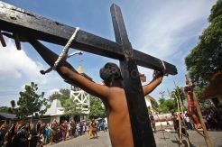 Jalan Salib di Gereja Katolik Santo Mikael Surabaya