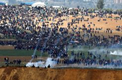 Unjuk Rasa Massal di Jalur Gaza