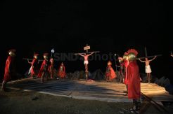 Prosesi Jalan Salib Jemaat GMIM Petra Bitung Karangria Berlangsung Khidmat