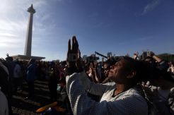 Jemaat GBI Rayakan Paskah Bersama Di Monas