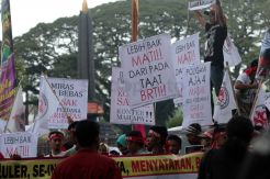 Ratusan Pedagang Pulsa di Malang Tolak Permen Kominfo