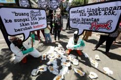 Aksi Gerakan Sadar Popok di Pengadilan Negeri Surabaya