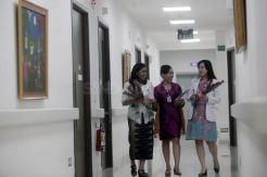 Rayakan Kartini Petugas Medis Kenakan Kebaya Tradisional