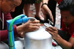 Komunitas Get Plastic Sulap Sampah Plastik Jadi Bahan Bakar