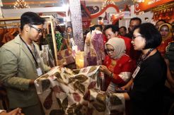 Mufidah Kalla Kunjungi Mitra Binaan BNI di Rumah Kreatif BUMN