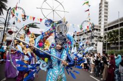 Kemeriahan Parade HUT ke-63 Konferensi Asia Afrika