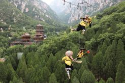 Latihan Kung Fu Siswa Bela Diri Shaolin