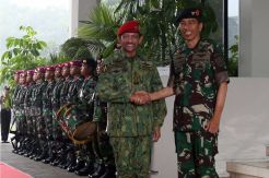 Kunjungi Mabes TNI, Sultan Hassanal Bolkiah Disuguhi Atraksi Prajurit