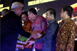 Semen Indonesia Terima Penghargaan dari Kementerian ESDM