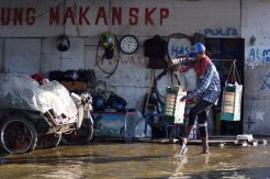 Rob Kampung Tambakrejo Semarang Kian Meresahkan