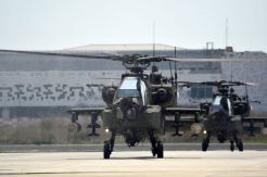 Delapan Heli Tempur Apache Diserahkan Kemenhan ke TNI