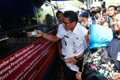 Wagub Sandi Tinjau Penukaran Uang di Monas