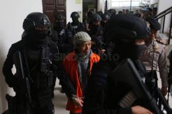 Bacakan Pledoi, Aman Abdurrahman Tegaskan Tak Takut Dihukum Mati