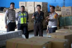 Satlantas Polrestabes Surabaya Inspeksi Jasa Ekspedisi