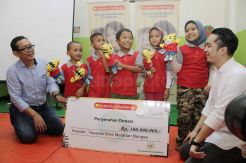Kodomo Challenge Serahkan Donasi Bantu Edukasi Anak Usia Dini