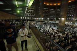 Ribuan Umat Islam Salat Idul Fitri di Masjid Istiqlal Jakarta