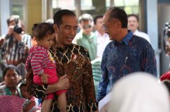 Jokowi Ajak Presiden Bank Dunia Kunjungi Posyandu