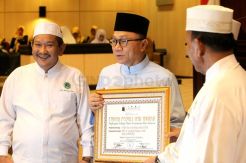 Zulkifli Hasan Terima Penghargaan Sebagai Tokoh Nasional Peduli IPHI